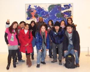 ILI students in art gallery